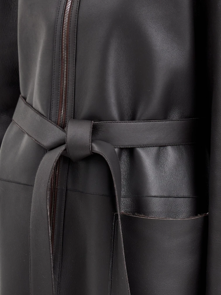 Коричневая длинная женская дубленка 2071, размер 48, артикул 64990-3