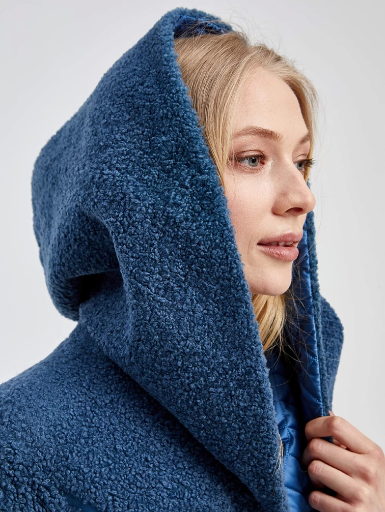 Текстильный женский пуховик с капюшоном и астраганом 807, голубой, размер 46, артикул 13420-2