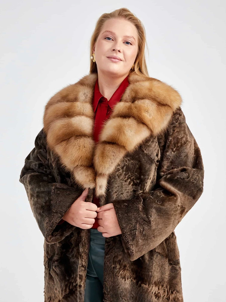 Шуба женская из меха каракуля с мехом куницы Екатерина(вк), коричневая сур, размер 54, артикул  22740-3