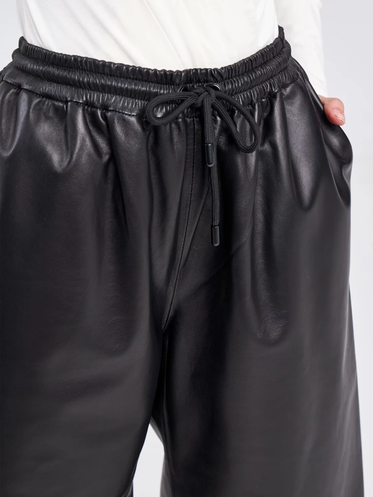 Женские кожаные шорты удлиненные 02, черные, размер 44, артикул 85950-2