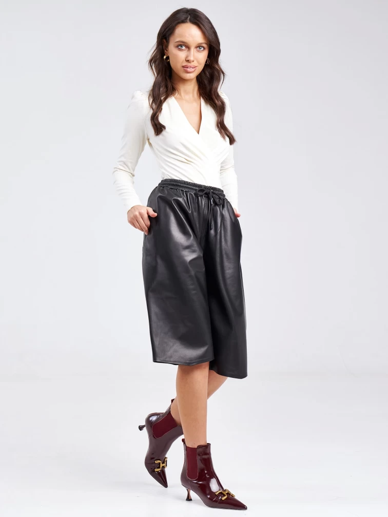 Женские кожаные шорты удлиненные 02, черные, размер 44, артикул 85950-5