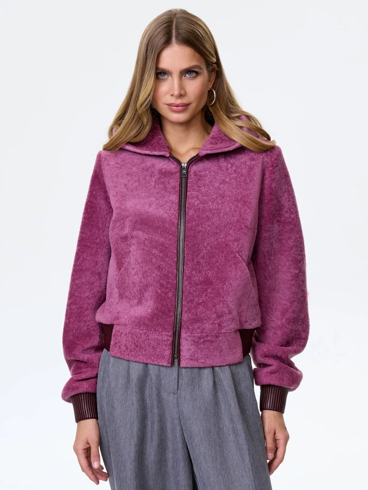 Короткая женская дубленка из астрагана с капюшоном премиум класса 57мех, сиреневая, размер 44, артикул 64240-4