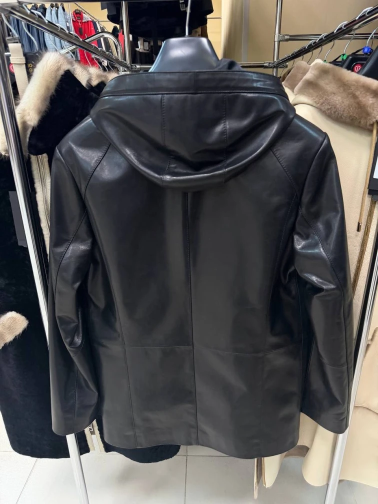 Мужская черная кожаная куртка с капюшоном премиум класса 552, размер 48, артикул 29840-1