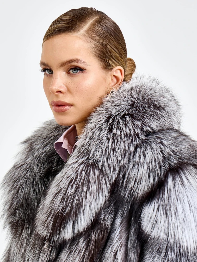 Женская короткая шуба из меха лисы Л1010-1045, серебристо-чёрная, размер 46, артикул 65500-3