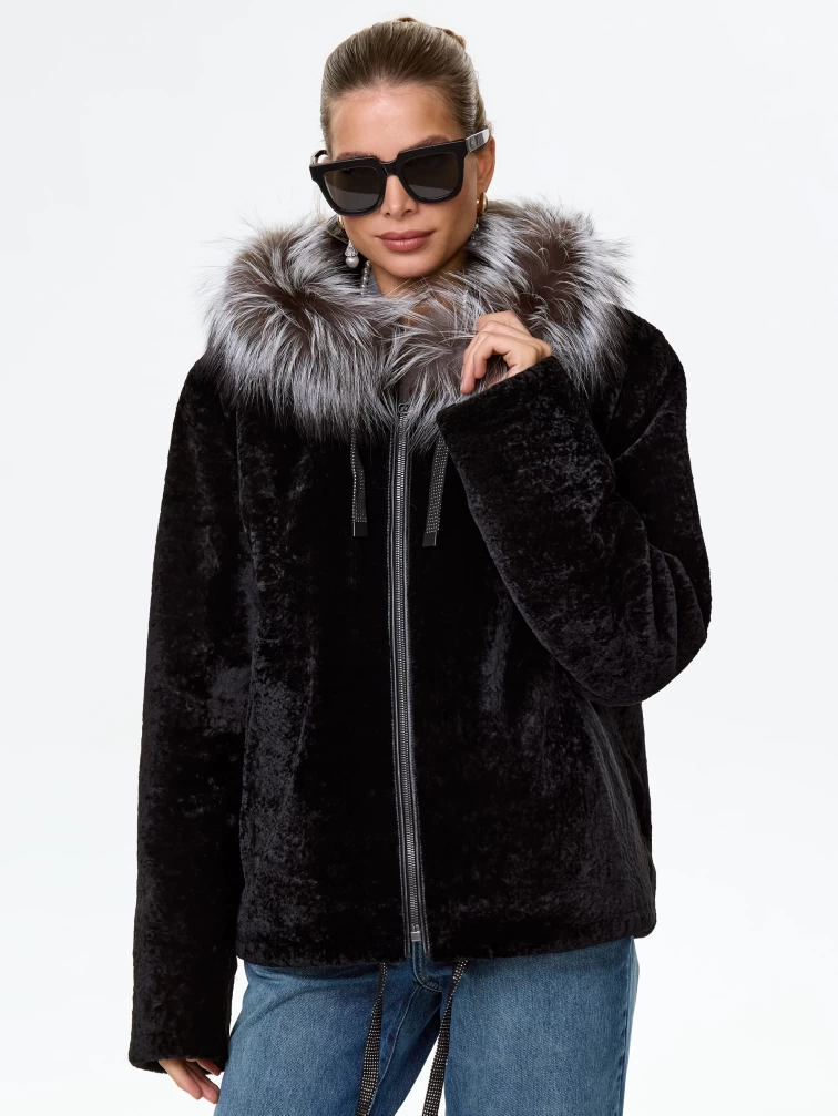 Короткая дубленка из астрагана с капюшоном и мехом песца для женщин 50мех, черная, размер 46, артикул 17570-0