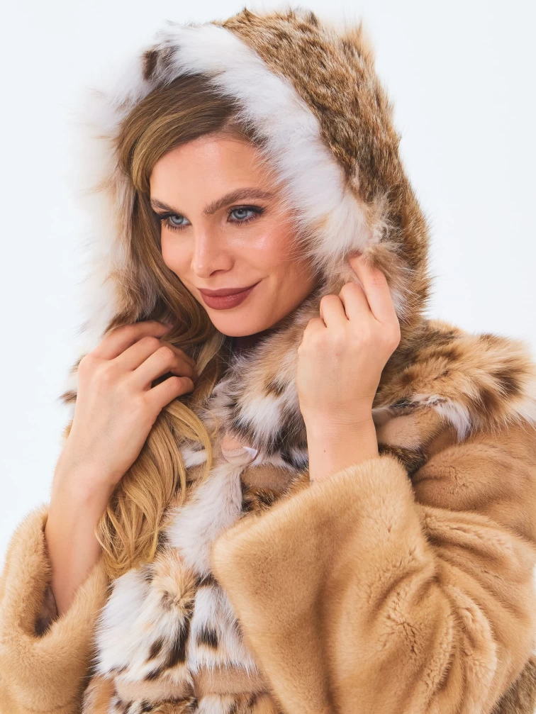 Женская шуба из рысевидной кошки с капюшоном премиум класса Мариана(к), бежевая, размер 46, артикул 34240-2