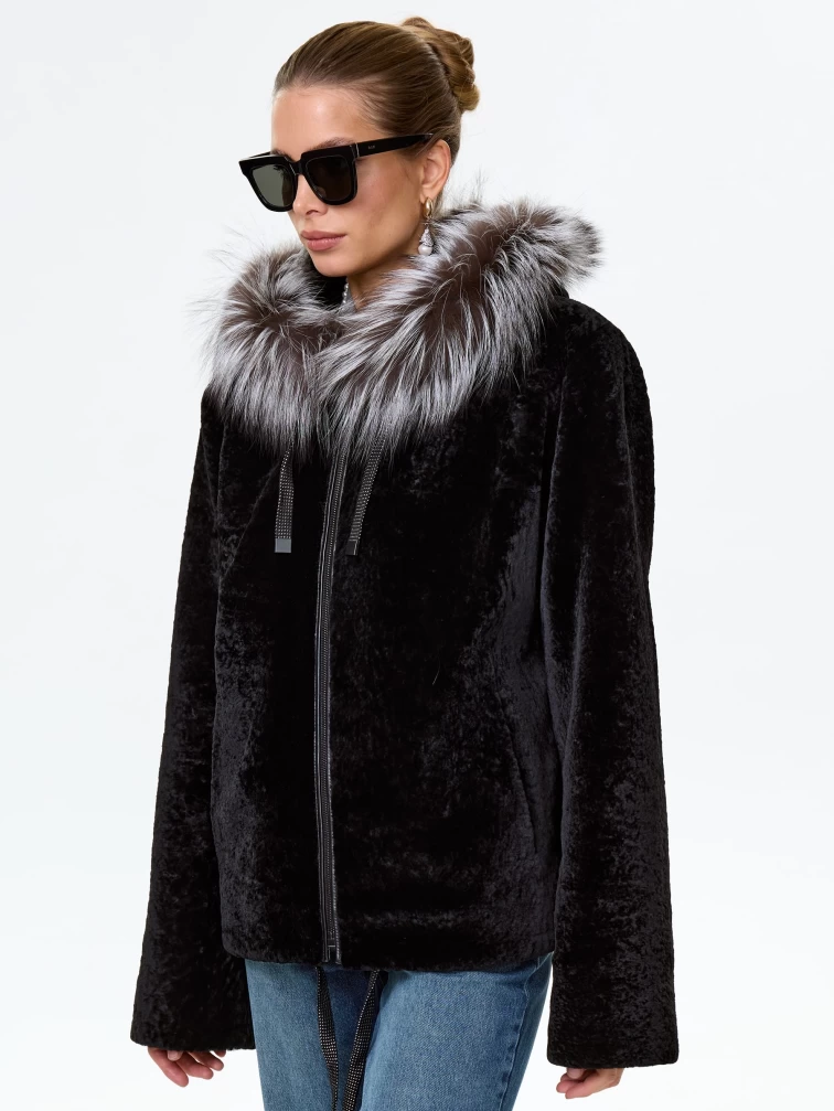 Короткая дубленка из астрагана с капюшоном и мехом песца для женщин 50мех, черная, размер 46, артикул 17570-6