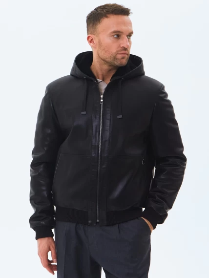 Короткая мужская кожаная дубленка бомбер с капюшоном премиум класса 561мех, черная, размер 48, артикул 71550-0