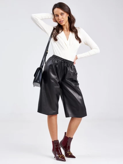 Женские кожаные шорты удлиненные 02, черные, размер 44, артикул 85950-4