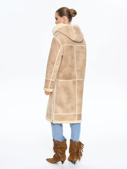 Бежевая женская дубленка с капюшоном 2061, размер 44, артикул 65210-7