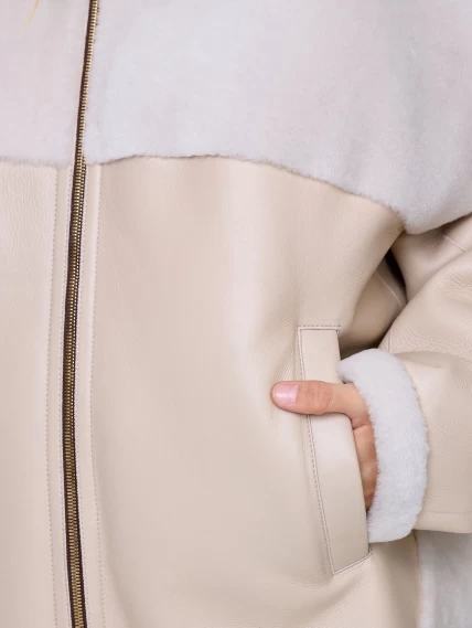 Женское полупальто из натуральной овчины с норковым воротником премиум класса 2034, бежевое, размер 52, артикул 64400-3