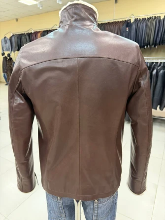 Коричневая короткая мужская кожаная дубленка премиум класса 564мех-1
