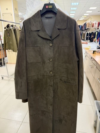 Коричневый женский замшевый плащ премиум класса 3113з-0